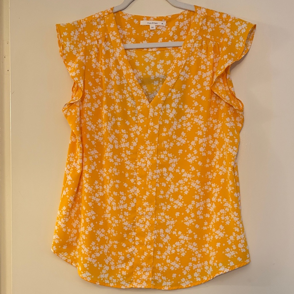Fun 2 fun Yellow Floral V neck Ruffle Sleeve Feminine Blouse, size M‎